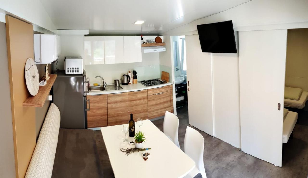 Oaza Mira Mobile Houses - Camp Basko Polje #Bestoffer Baška Voda Kültér fotó