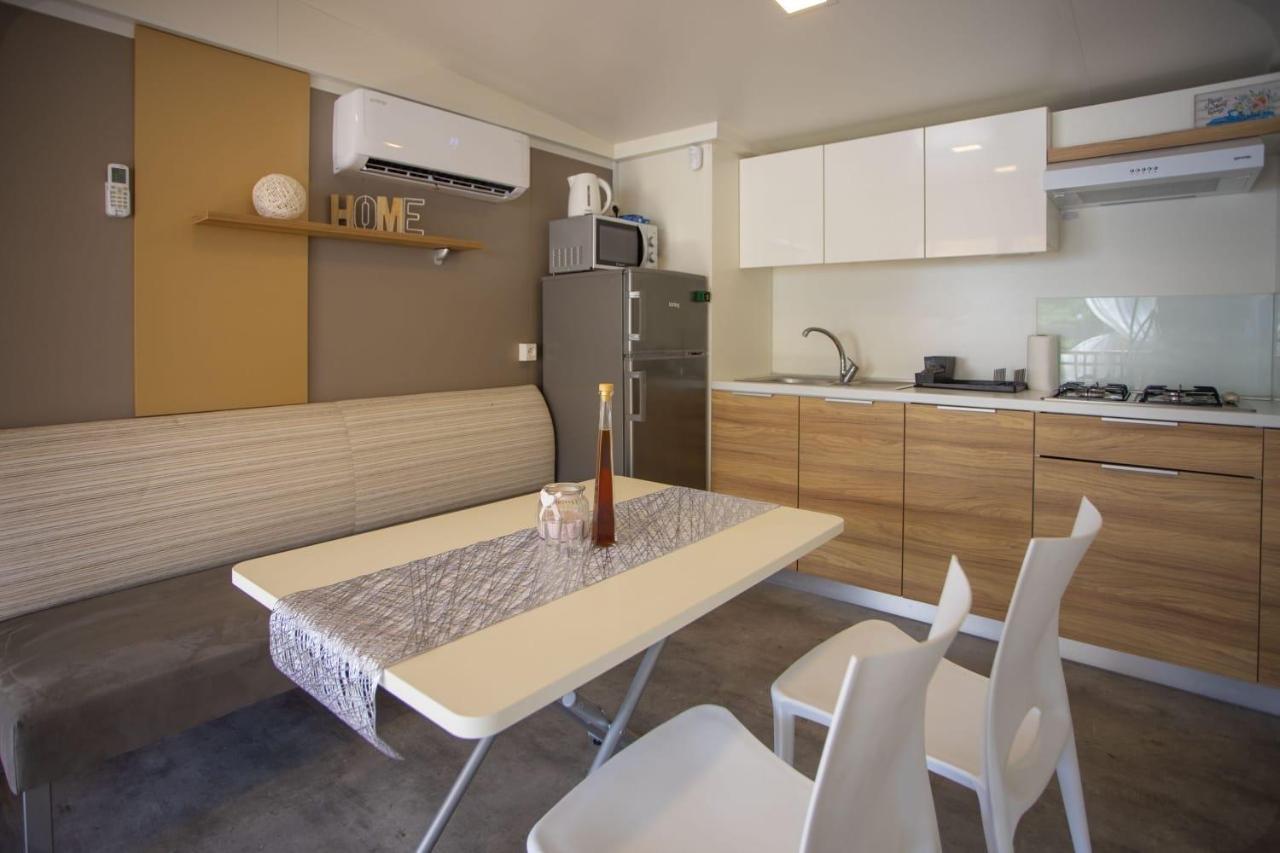 Oaza Mira Mobile Houses - Camp Basko Polje #Bestoffer Baška Voda Kültér fotó