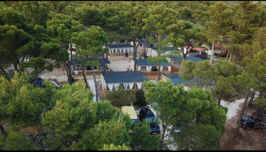 Oaza Mira Mobile Houses - Camp Basko Polje #Bestoffer Baška Voda Kültér fotó
