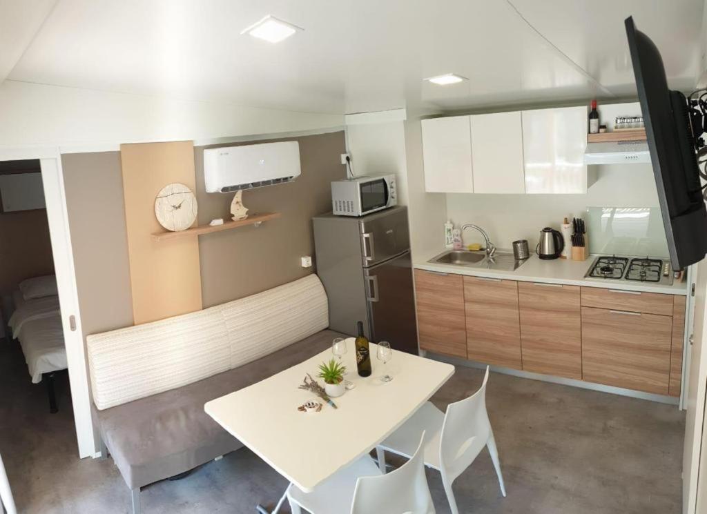 Oaza Mira Mobile Houses - Camp Basko Polje #Bestoffer Baška Voda Kültér fotó